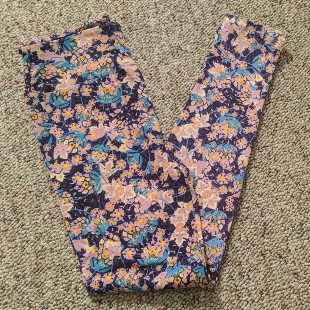 LuLaRoe leggings. Never worn.